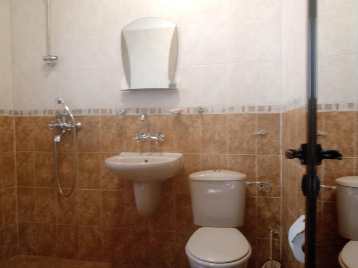 Кръчмъ При Байката Hotel Ribarica Bagian luar foto