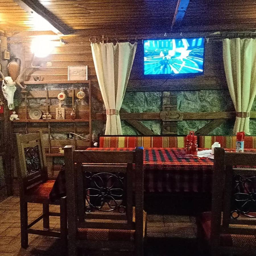 Кръчмъ При Байката Hotel Ribarica Bagian luar foto