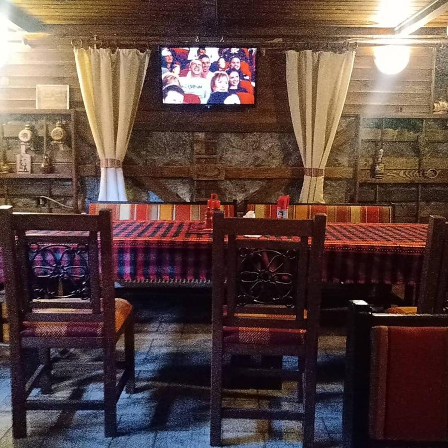 Кръчмъ При Байката Hotel Ribarica Bagian luar foto