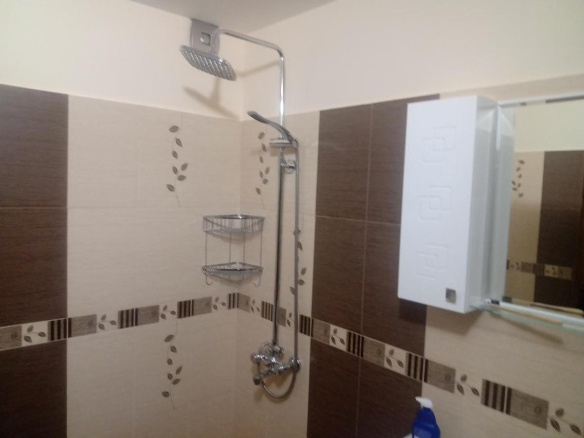 Кръчмъ При Байката Hotel Ribarica Bagian luar foto